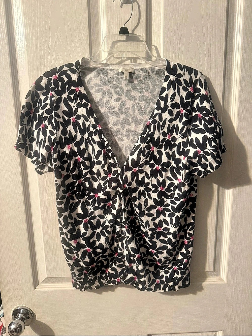 Talbots Floral Short Sleeve Blouse in Black & White Size Large